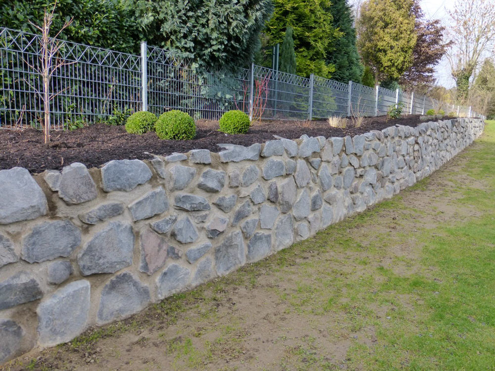 Mauer,- Zaun- und Sichtschutzbau