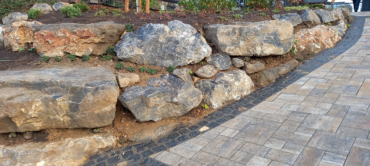 Mauer, Zaun und Sichtschutzbau Stark im Garten Garten und